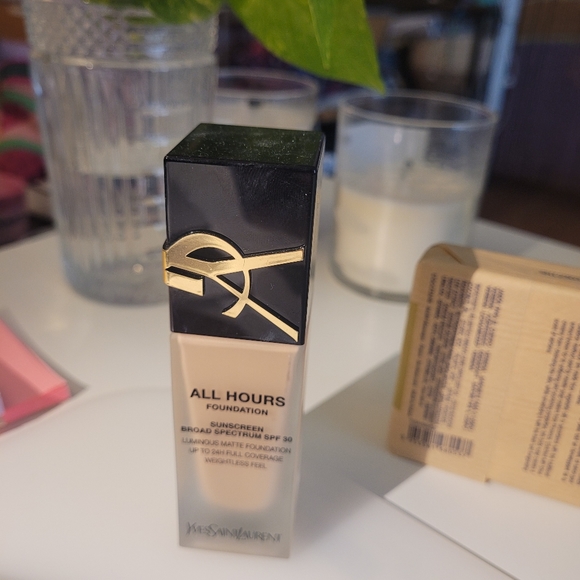 Ysl All hours foundation LN4 - Picture 3 of 4